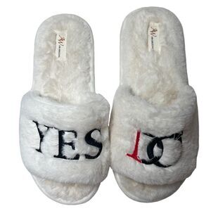 AW Bridal Engagement Slippers. Size Medium 7/8.